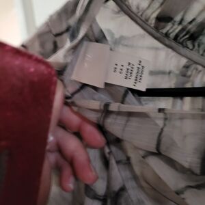 Chic Gray and White Patterned Blouse